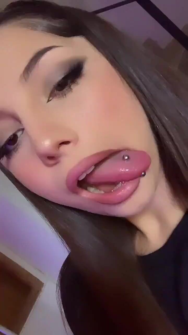 Morettina con bocca da pompino