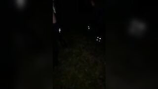 Moglie italiana succhia i cazzi di anziani sconosciuti al parco di Lambrate