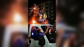 Amandha Fox nuda in piazza festeggia la vittoria dell'Italia agli europei