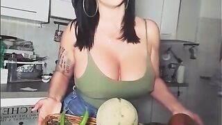 Marika Fruscio calda napoletana