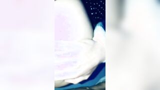 Fidanzata esibizionista in ascensore ripresa e scopata sulle scale del condominio