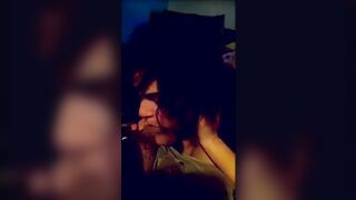 Pompino morettina tettona che ingoia lo sperma