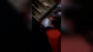 Fidanzata col piercing al naso spompina il cazzo