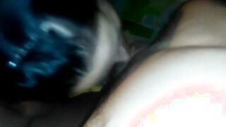 Amatoriale zoccola che spompina tre amici insieme