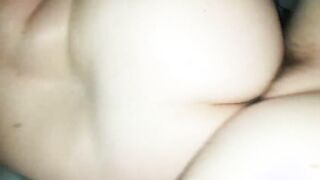 Moglie cavalcata a pecorina e tirata per i capelli