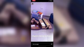 Iamaudreymartin-Kingharol prende il sole sul suo balcone e mostra le tette e il culo