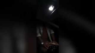 Carsex italiano con moglie scopata in un parcheggio di notte