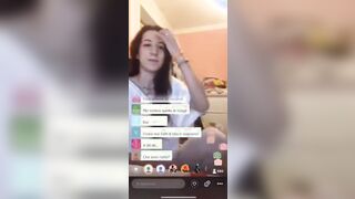 Ragazza italiana mostra il culo su Periscope