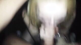 Troietta conosciuta in vacanza mi fa un bocchino in pineta