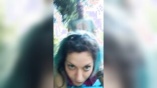 Italiana scopata a pecorina nel parco si riprende col cellulare