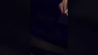 Milf italiana nel parcheggio del supermercato