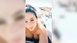 Sara Piras in spiaggia video TikTok