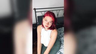 Ragazza rossa italiana si fa toccare le tettone dal fidanzato