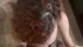 SUCCHIA BENE TROIA - Pompino veloce fidanzata sborrata in bocca POV