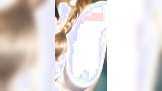 Rossa italiana si palpa le tettone Periscope