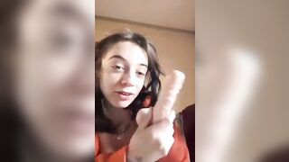 Ragazza italiana del 2003 fa un pompino al suo ragazzo