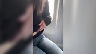 Flash tette e fica in aereo