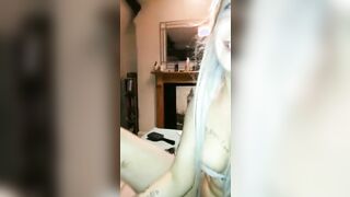 Diciottenne inesperta lo succhia al suo fidanzatino