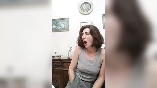 Sbattuta a pecorina in cucina