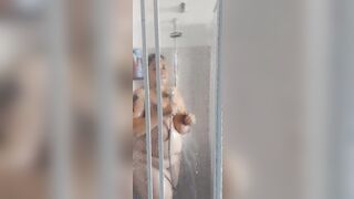 La mia troia nella doccia