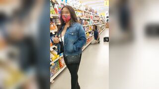 Esibizionismo al supermercato