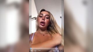 Biondina tettona succhia il cazzo OF