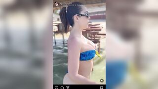 Paola Saulino al mare in bikini