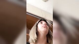 Diciottenne troiette italiane mostrano la fichetta a pecorina