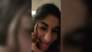 Studentessa italiana diciottenne si spoglia nuda