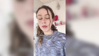 Sono venuta toccandomi il clitoride