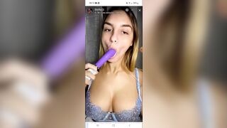 Diretta OF diciottenne troia che sbocchina dildo