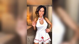 Sexy infermierina tettona