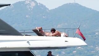 Guardala come succhia