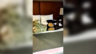 Morettina italiana in lingerie con gran culo