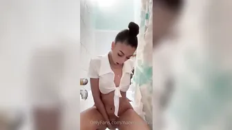 Dildo nella tazza video porno su ItPornIt
