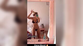 Famosa mostra nuovo bikini