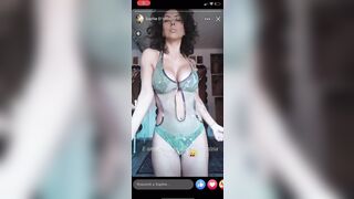 Iniziamo bene la giornata Milf italiana tettona