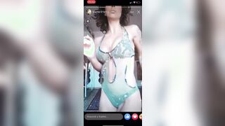 Iniziamo bene la giornata Milf italiana tettona