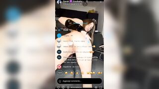 Ragazza italiana si masturba in live per i suoi fans