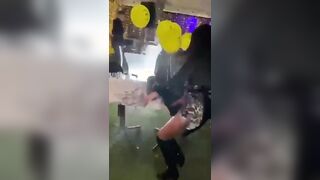 Ragazza ubriaca fa la troia con amici