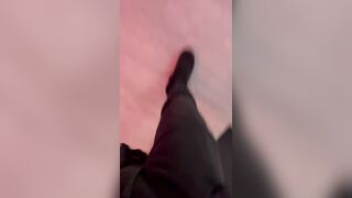 Ma guardate come cazzo è vestita