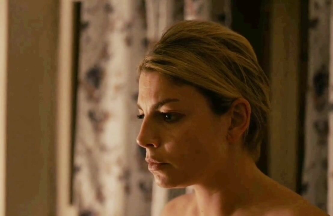 Scena hot Emma nuda