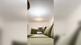 Tettona morbida le fa ballare OF