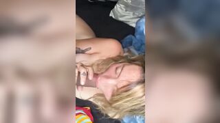 Fidanzata italiana bionda succhia il cazzo nero del suo ragazzo e lo scopa