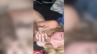 Fidanzata italiana bionda succhia il cazzo nero del suo ragazzo e lo scopa