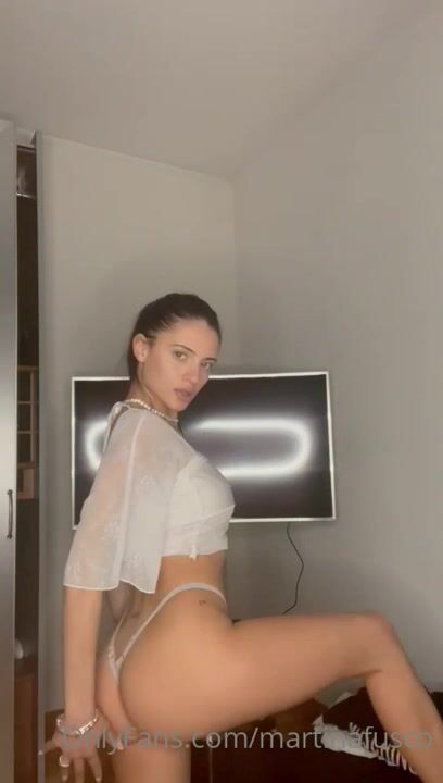 Martina trasparenze Belle tettone teen napoletana OF