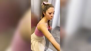 Scopata come una troia in ascensore