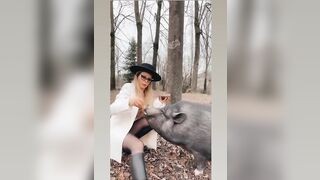 SIccome va di moda andare in giro desnuda lo faccio anche io Naike Rivelli