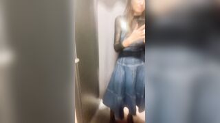 Milf italiana selfie in camerino