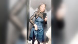 Milf italiana selfie in camerino